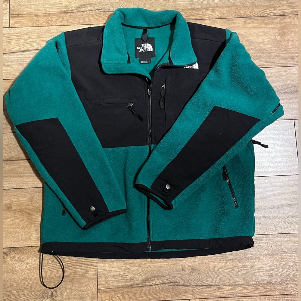 The North Face 95 Retro Denali
Jacket - Men's